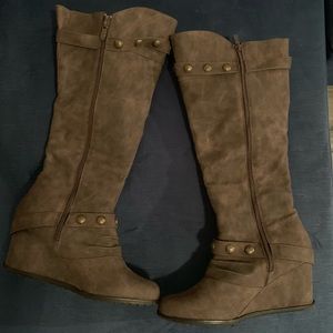 Brown Wedge boots